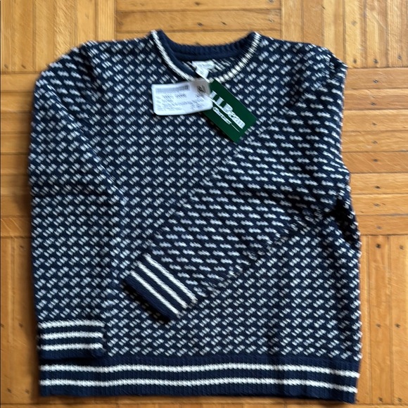 L.L. Bean Norwegian Lambswool Blue and White Crewneck Sweater- Women’s - Picture 3 of 12